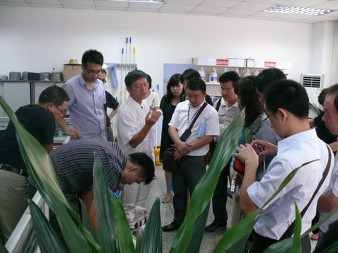 2011年9月 清潔顧問參觀團(tuán)到我司參觀交流